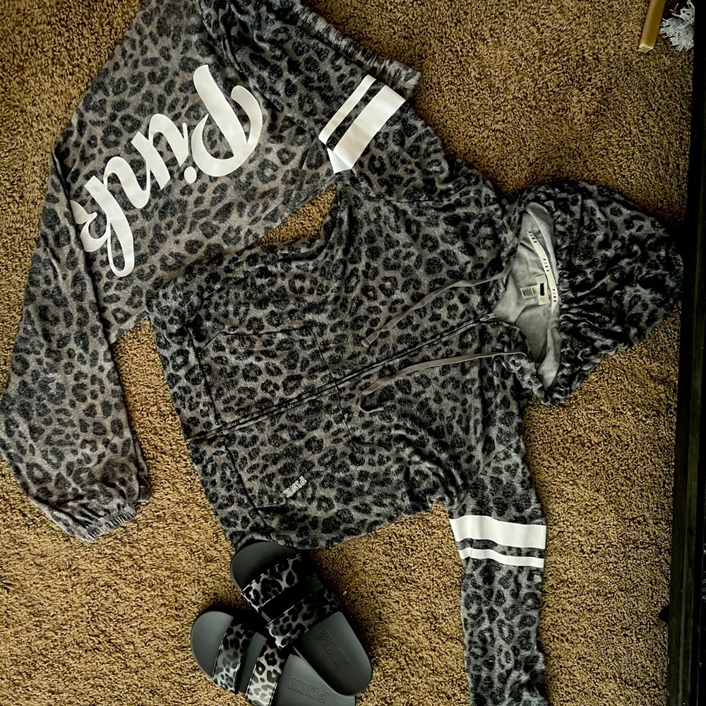 Victoria Secret Pink lounge